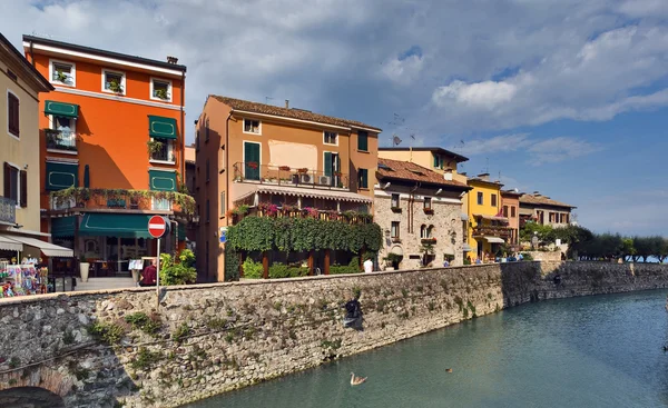 Sirmione bank, Italy — Stock Photo, Image