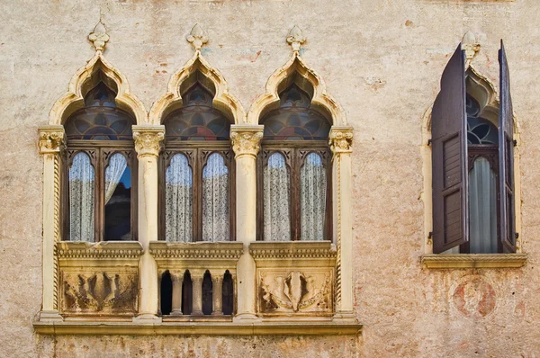 Windows in Vicenza — Stockfoto