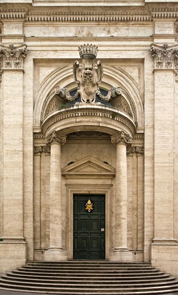 Церковный портал — стоковое фото