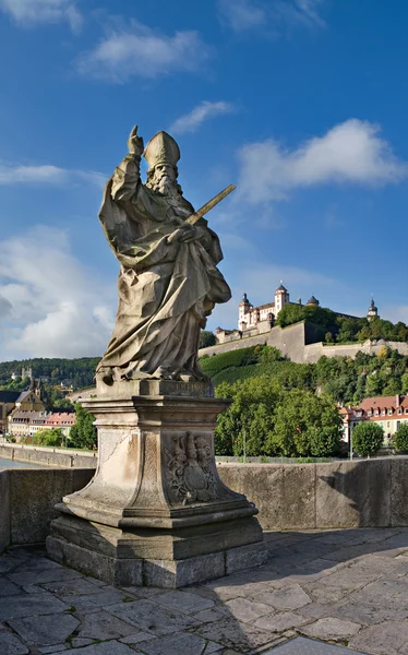 Estatua de San Kilian, fortaleza de Marienberg — Foto de Stock