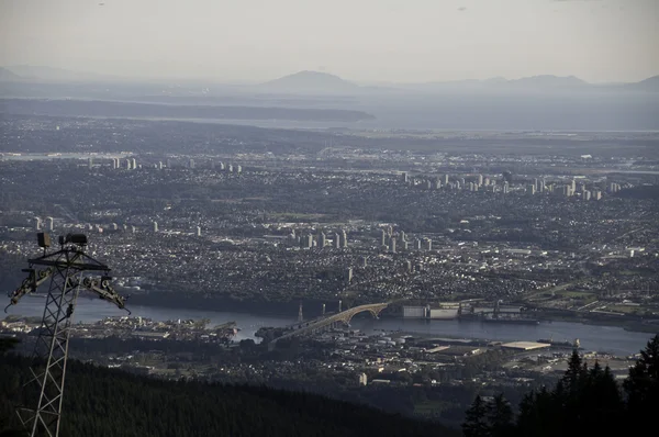 Вид на Ванкувер с горы Гроуз — стоковое фото