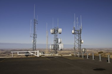 Radio and Microwave tower clipart