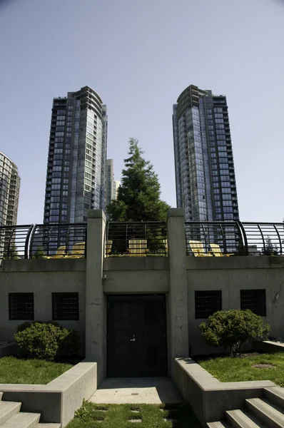 Bliźniacze wieże apartamentowe — Zdjęcie stockowe