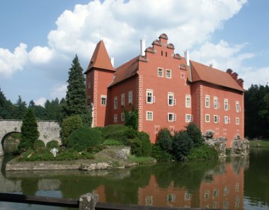 Kırmızı chateau