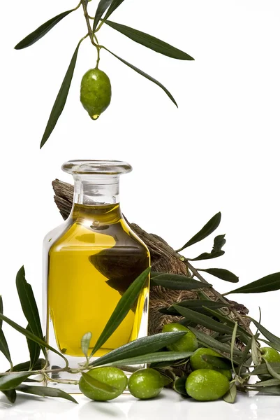 Olio di oliva sgocciolante . — Foto Stock