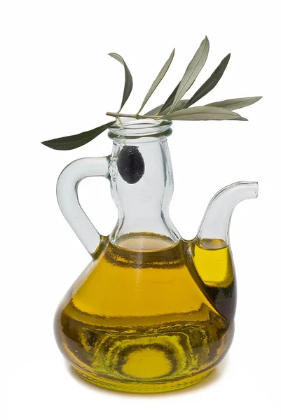 橄榄油瓶和橄榄. — 图库照片