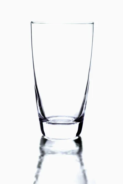 Vidro vazio para água — Fotografia de Stock
