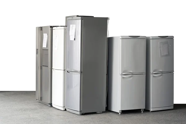 Обслуживание и ремонт холодильников — стоковое фото