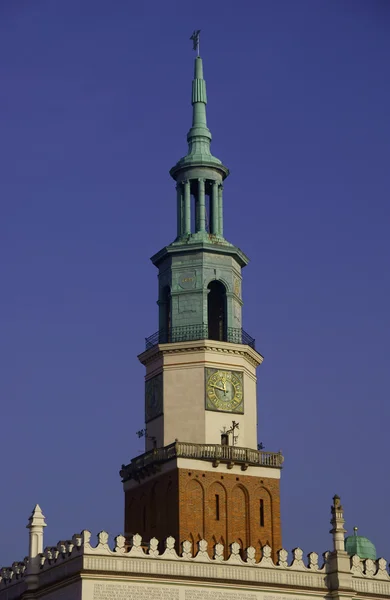 Kaupungintalon torni Poznaperessa — kuvapankkivalokuva