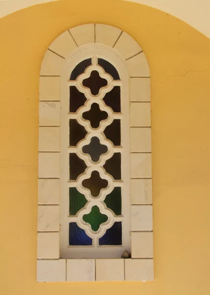 Kościół, okna — Zdjęcie stockowe