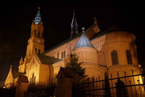 Церковь ночью в Познани — стоковое фото