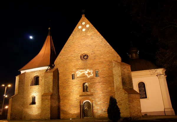 पॉज़्नान, माल्टा में रात में चर्च — स्टॉक फ़ोटो, इमेज