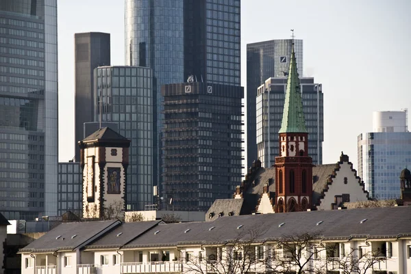 De skyline van frankfurt, Duitsland — Stockfoto