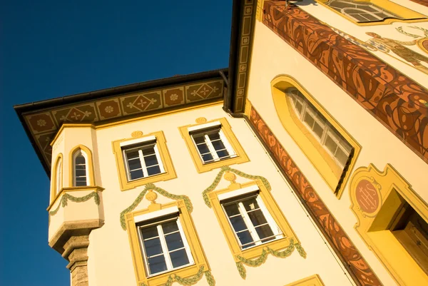 在坏 Tölz，南德国被绘的房子 — 图库照片