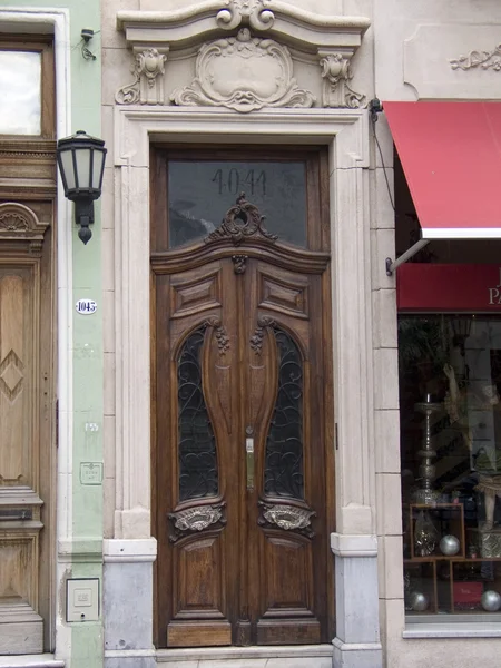 Traditionell dörr i san telmo, buenos aires — Stockfoto