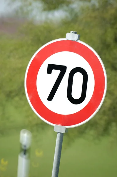 Señal de límite de velocidad - 70 km —  Fotos de Stock