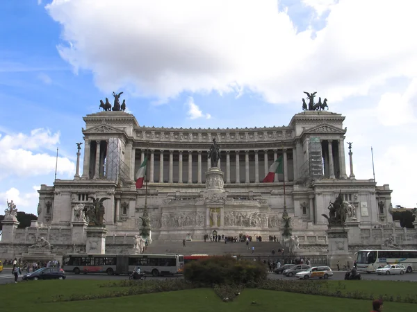 РИМ: VITTORIO EMANUELLE MONUMENT — стоковое фото