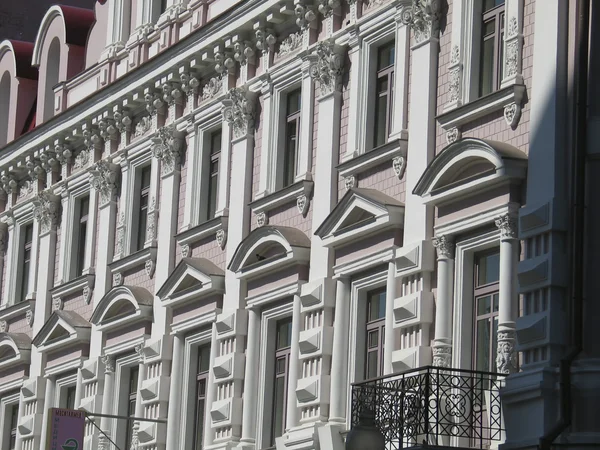Klassische archiestruktur in moskau, russland lizenzfreie Stockbilder