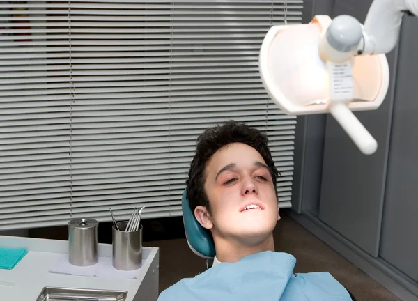 Guy cure a teeth — Stock Photo, Image