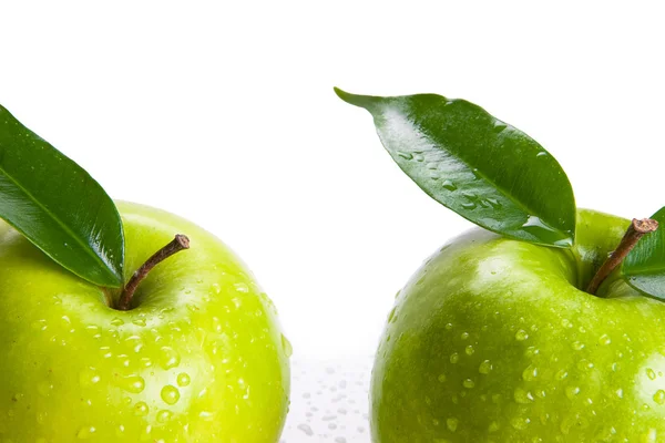 Dvě jablka, izolované na bílém — Stock fotografie