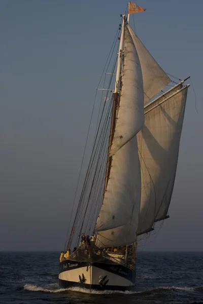 Full sails — Stock Photo, Image