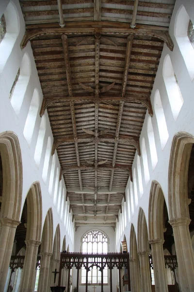 Wnętrze kościoła średniowiecznej — Zdjęcie stockowe