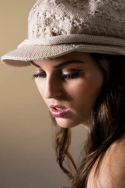 バインドされた帽子女性の肖像画 — ストック写真