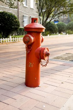 yol kenarında, yangın musluğu