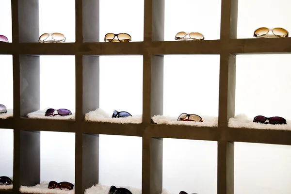 Gafas graduadas exhiben estantes —  Fotos de Stock