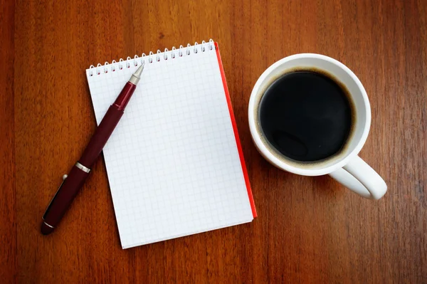 Σημειωματάριο και καφέ — Φωτογραφία Αρχείου