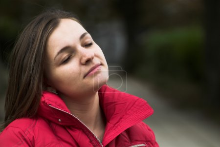 Femme réfléchie