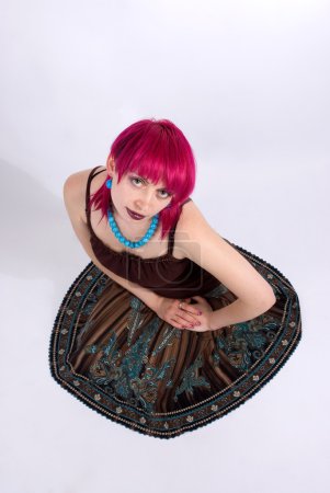 Cheveux roses jeune femme 