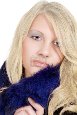 Portrait de la blonde à la vue de glace 