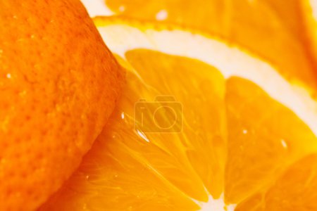 Parties juteuses d'orange et de peau .