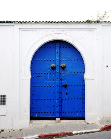 Porte bleue sur l'île grecque 