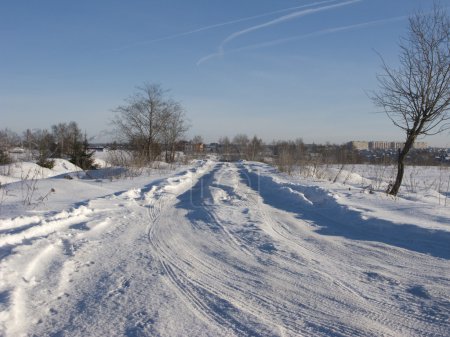 Route hivernale enneigée 