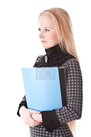 Fille sérieuse blonde avec dossier 