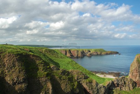 Côtes de l'Écosse par beau temps 
