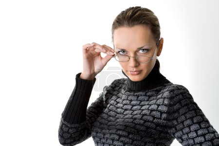 Jeune femme en lunettes 