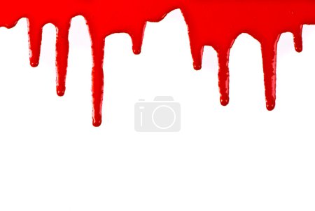 Peinture rouge coulant sur fond blanc