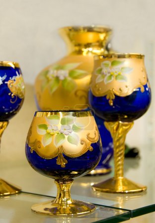 Verre bleu fait à la main 