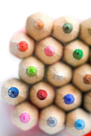 Crayons de couleur isolés 