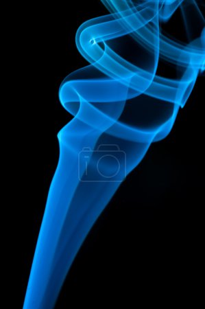 La fumée bleue abstraite 