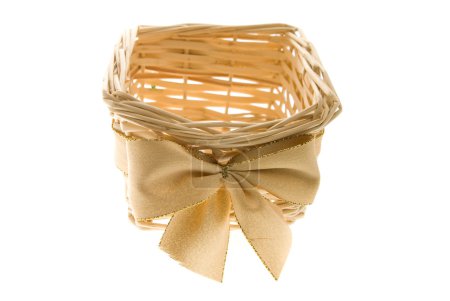 Panier pour un cadeau décoré d'un arc 