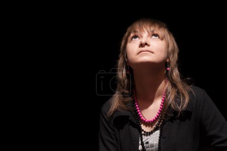 Portrait de la fille en collier 