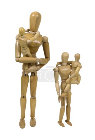 Mère se promène avec les enfants 