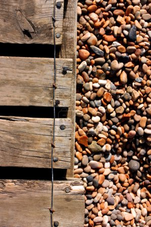 Decking et cailloux 